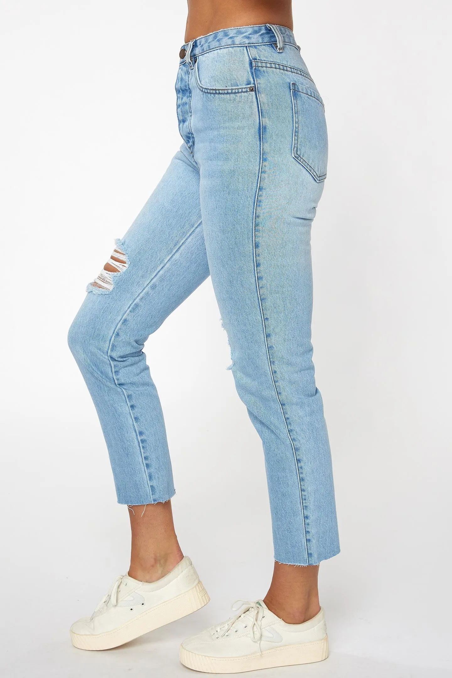 BENATAR DISTRESSED DENIM JEANS