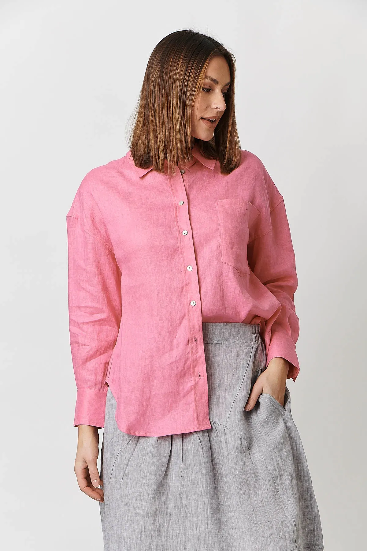 GA415 Classic Button Up Shirt in Azalea