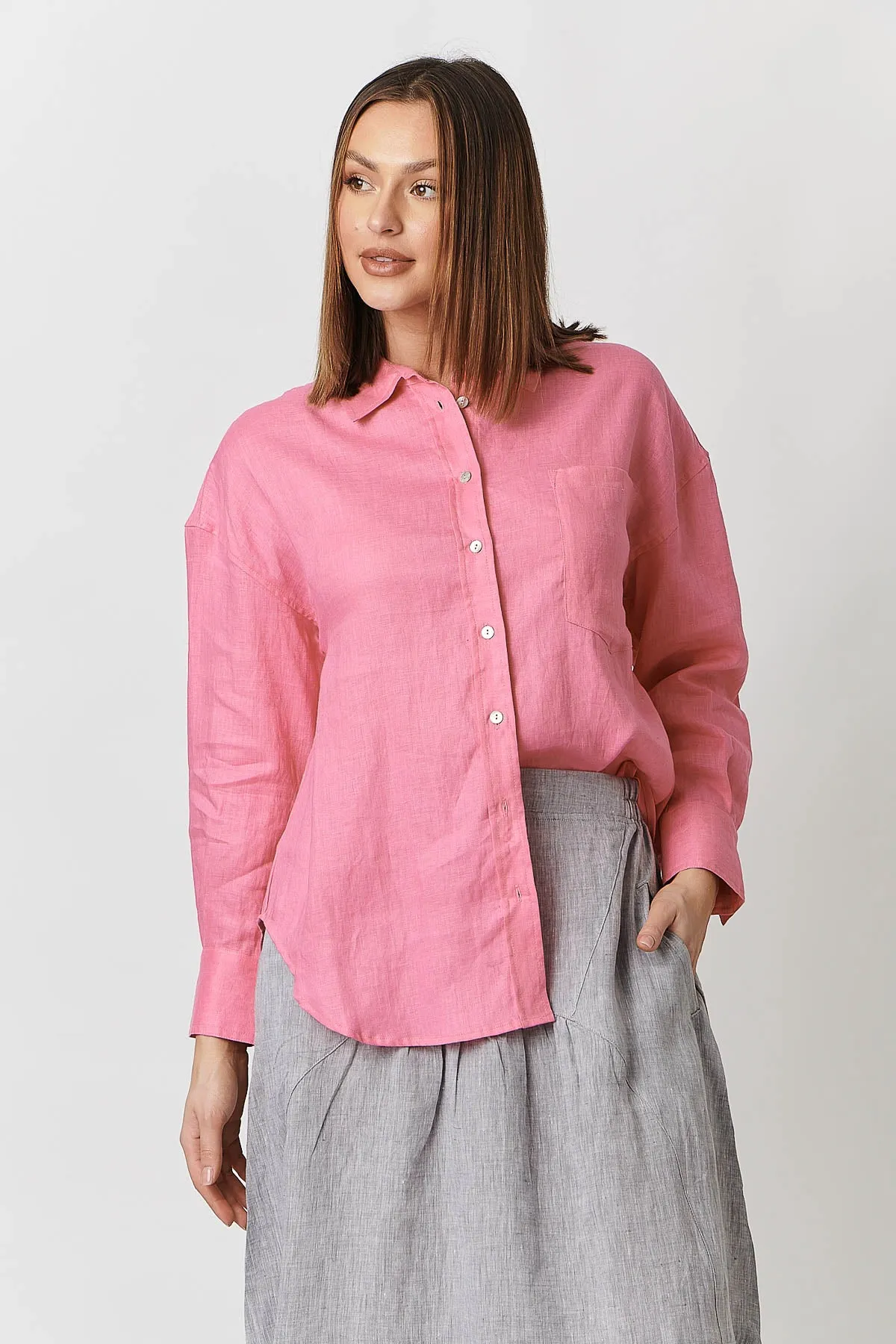 GA415 Classic Button Up Shirt in Azalea