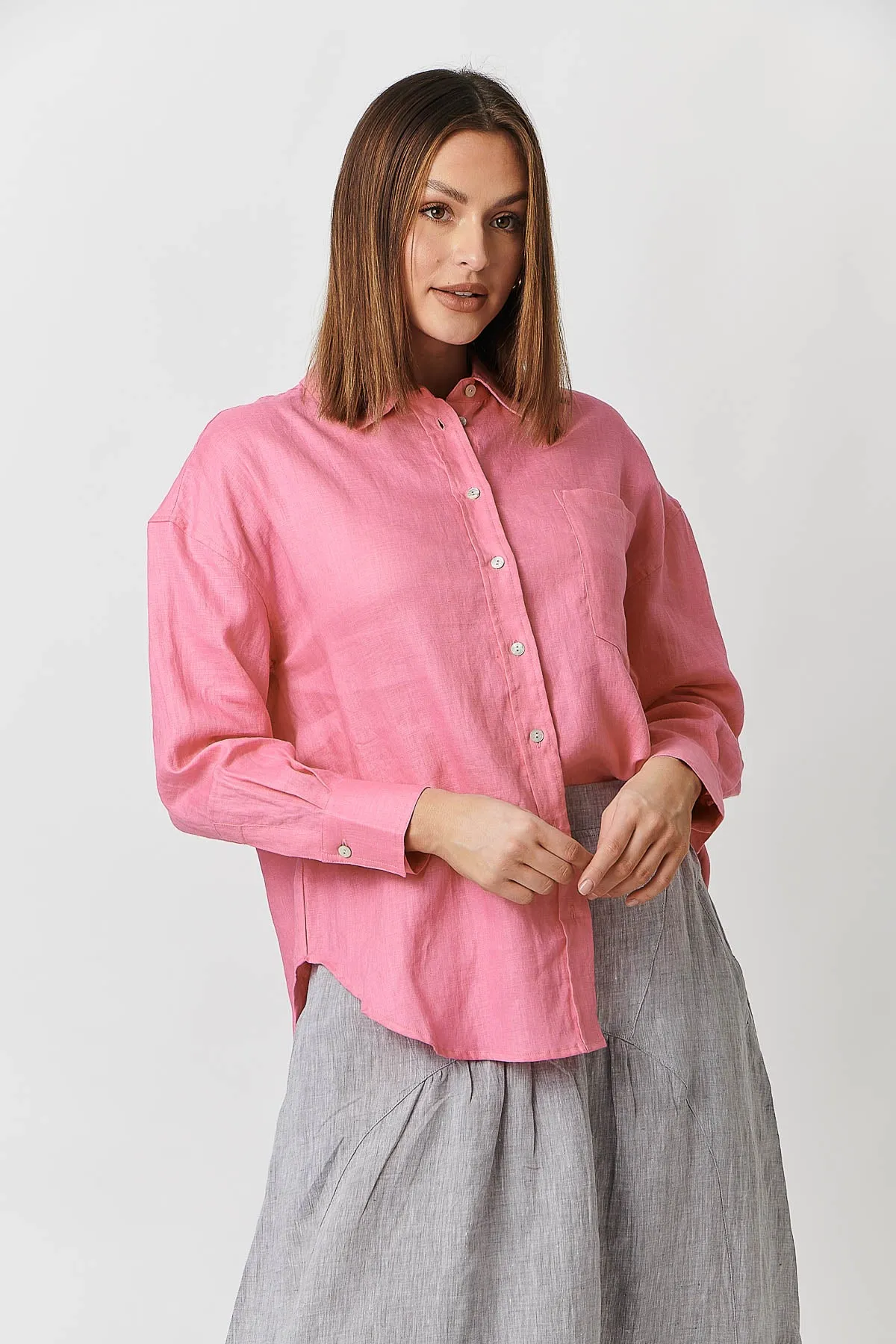 GA415 Classic Button Up Shirt in Azalea