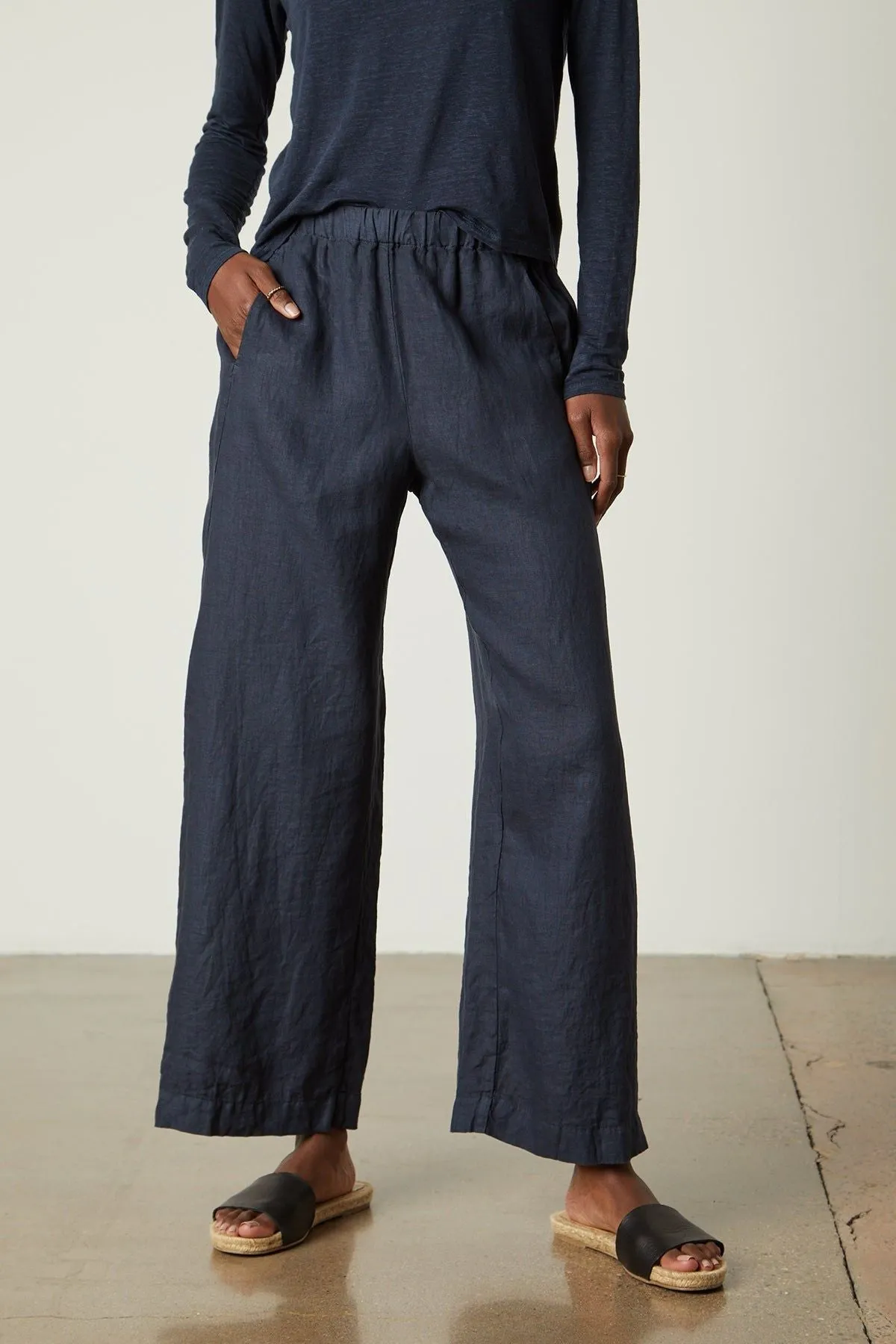 Velvet by Graham & Spencer Lola Pull On Linen Pants | Shadow