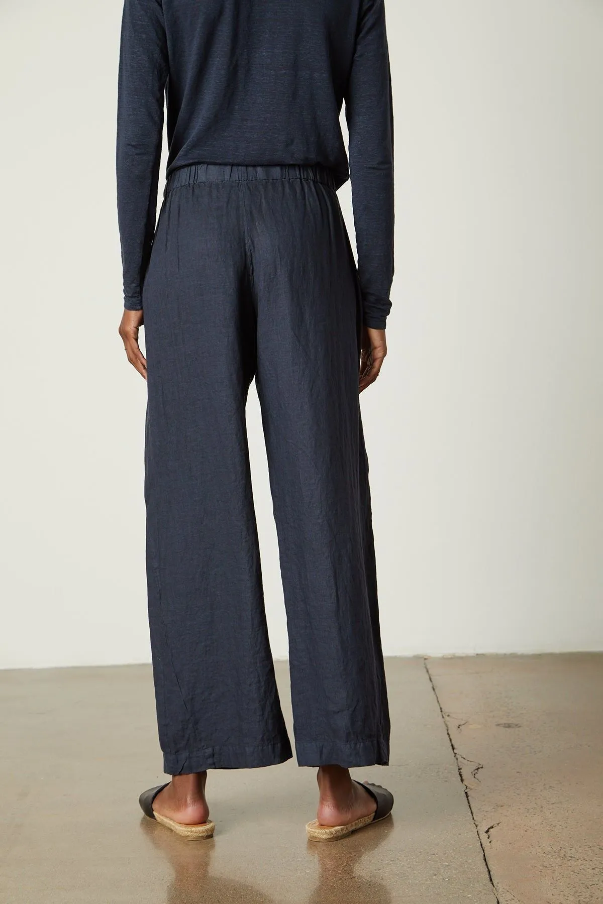 Velvet by Graham & Spencer Lola Pull On Linen Pants | Shadow